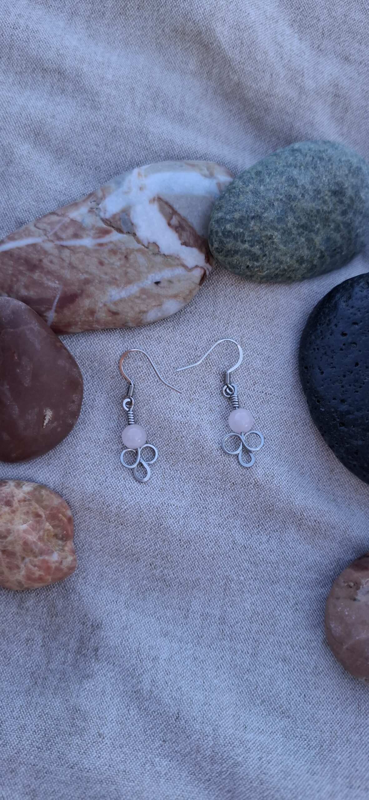 Aritos cuarzo rosa con resorte